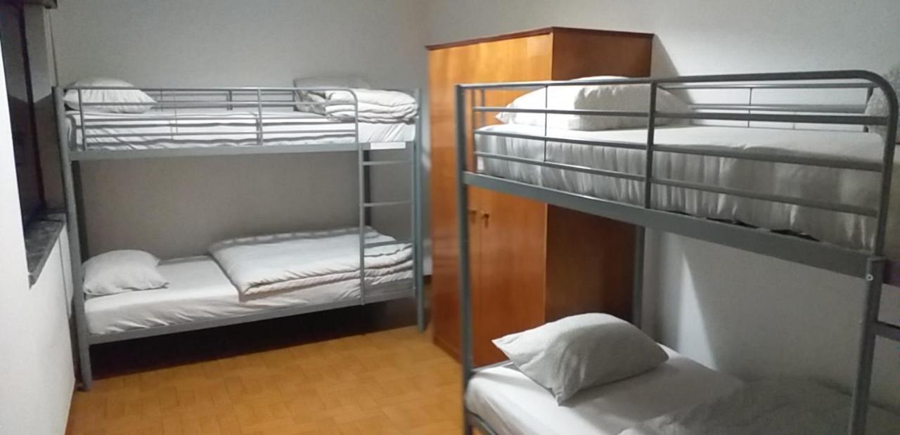 Hostel Come Penha De Franca Lissabon